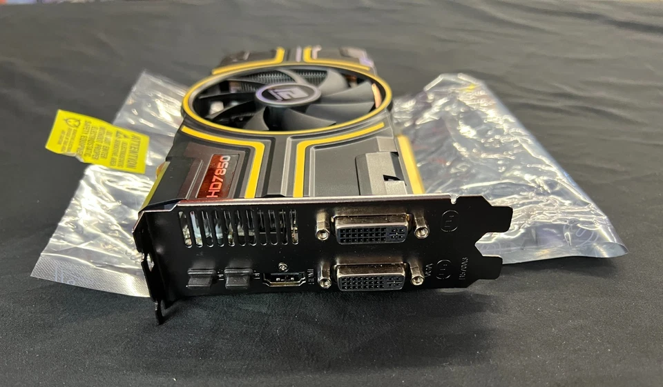 PowerColor AMD Radeon HD 7850 2GB GDDR5 Graphics video Card - Image 2 of 4