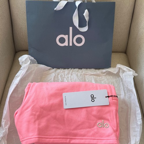 NWT Alo Yoga Accolade Shorts Neon Bubblegum Size: Small Sold Out! - Picture 5 of 9