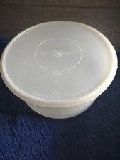 Vintage Tupperware Large Round Container Cake Taker