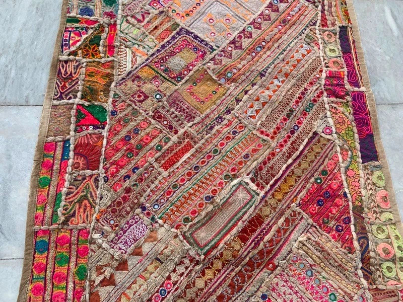 Edredón vintage de retazos Ralli ilustrado decoración hecha a mano edredón Kantha 138x69 cm Foto 2 de 4