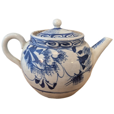 Antique Japanese Aizu-Hongo Blue & White Porcelain Teapot Botan Flowers ...
