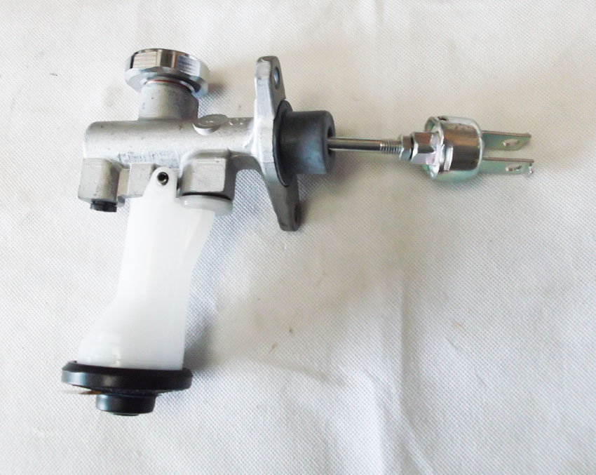 For TOYOTA SURF / 4 RUNNER KZN185 3.0TD CLUTCH MASTER CYLINDER NEW (1995-2000)