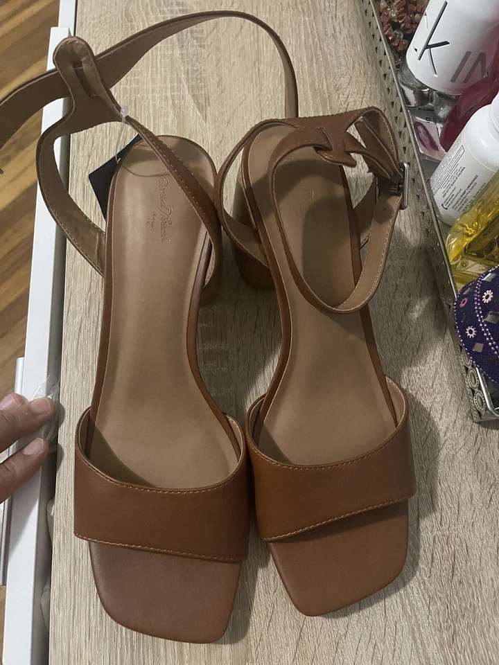 sandals women size 10 - Image 4 of 4