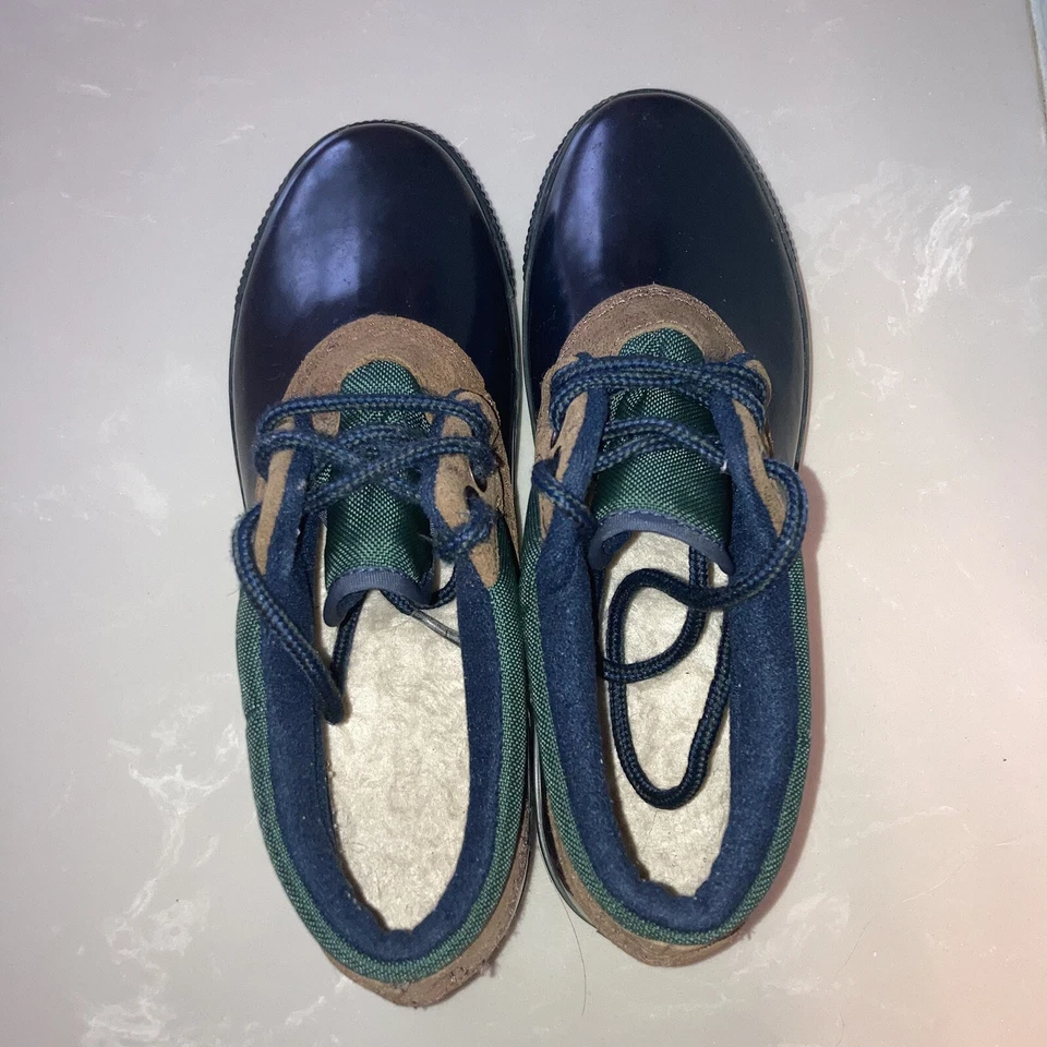 Women’s Bay Area Traders Navy Duck Lace Up Waterproof  Insulated Shoe 8M Rain - Image 3 of 4