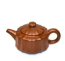 Fine Chinese Melon Form Yixing Zisha Purple Clay Ceramic Teapot with Mark