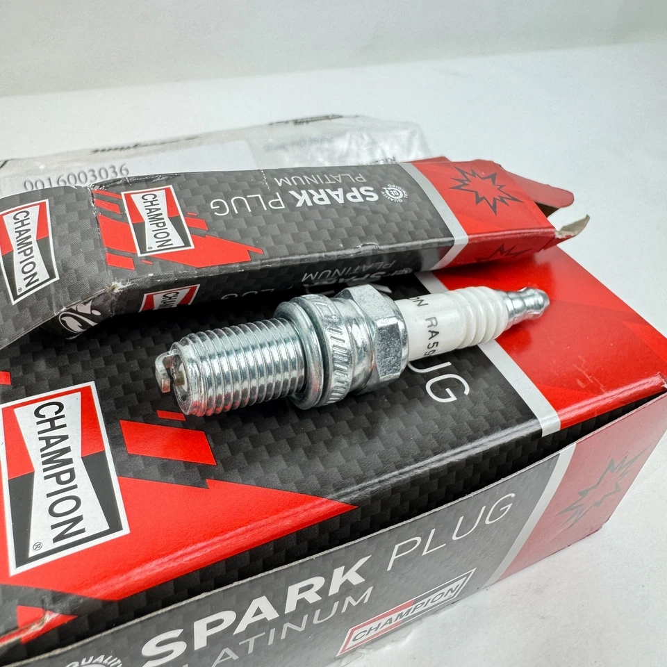 Set of 11 Champion Spark Plugs for Lamborghini Diablo Murcielago Plug 0016003036 - Image 4 of 4