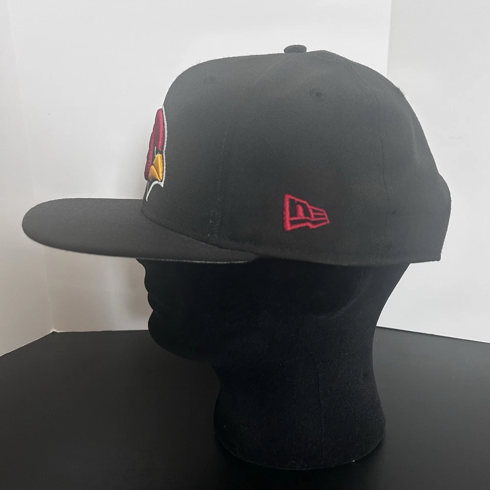 Gorra negra de los Arizona Cardinals New Era 9Fifty con cierre a presión ala plana logotipo OSFM Foto 3 de 4