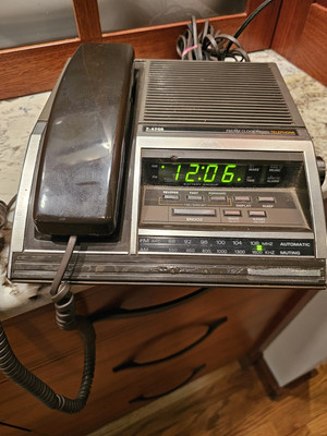 MCM GE General Electric FM/AM  Alarm Clock  Radio Telephone Combo 7-4205 Works 
