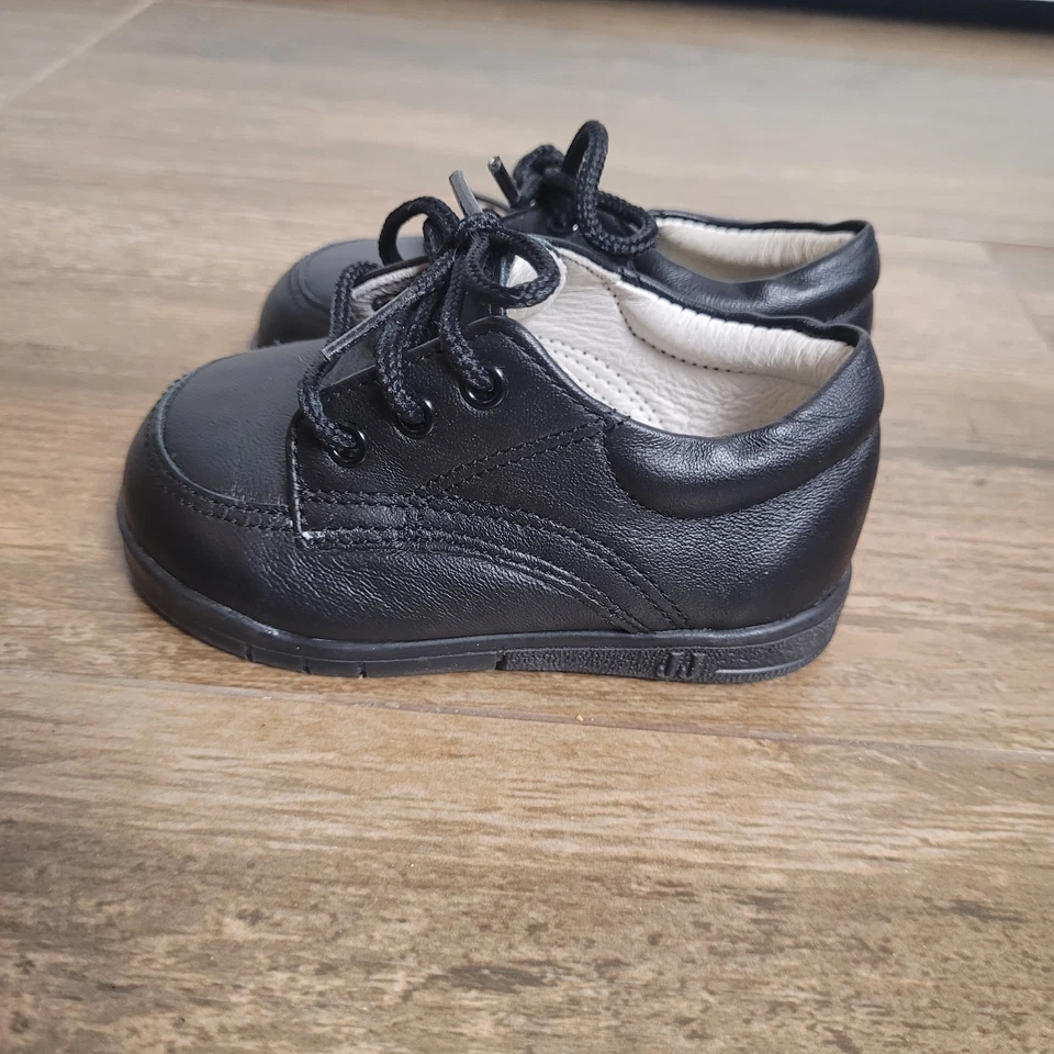 Zapatos de vestir para niños talla 2D Foto 3 de 4