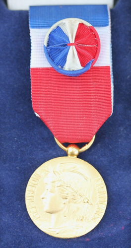 CINQUIÈME RÉPUBLIQUE Médaille, Honneur et Travail, Vermeil fme_580524 Médailles