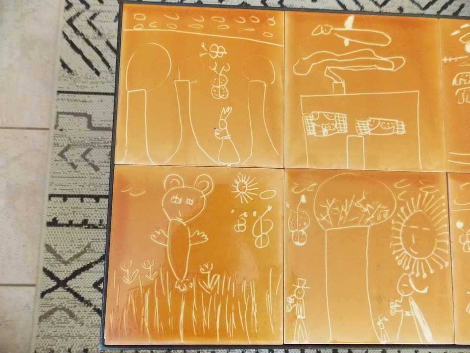 MAGNIFIQUE PETITE TABLE BASSE CARRELEE DLG DE CAPRON/JACQUES BLIN-PERIODE 50/60 - Photo 4/4