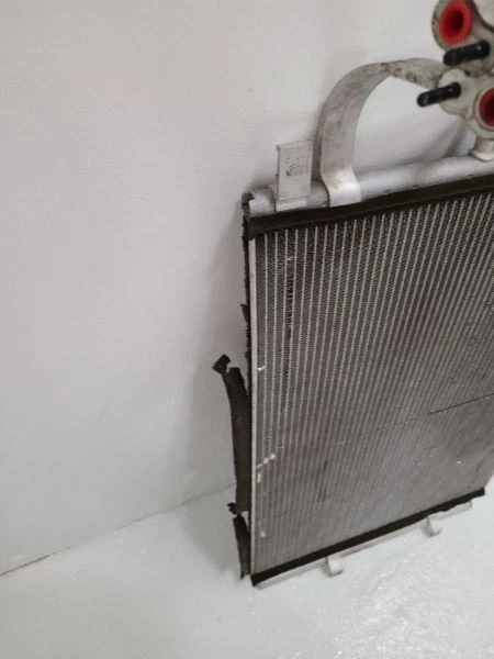 Hyundai Elantra 2011-2013 cupé condensador de aire acondicionado de 1,8 L  Foto 3 de 4