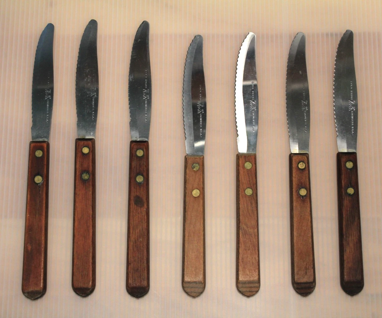7 Vtg Ekco Forge Steak Knives Set Lot Stainless Serrated Wood Handle