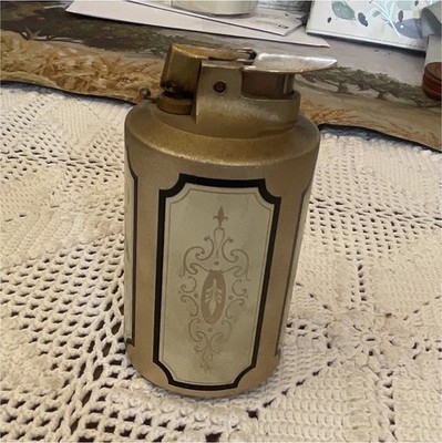 Ronson Varaflame Saturn Gold Tone Table Lighter Gold Tone Finish