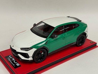 1/18 MR Collection Lamborghini Urus Performante  Flag Collection Leather BO168