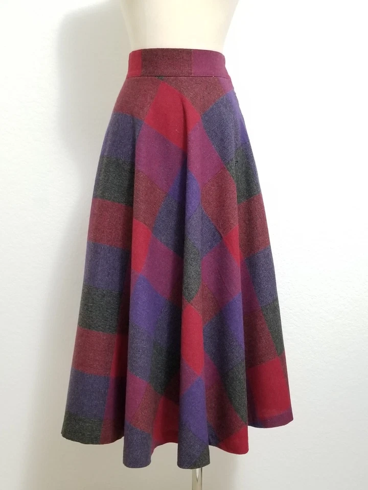 Vintage High-end Wool Blend Magenta Plaid Skirt w Matching Cape Poncho 2pc Set 3 — 第 3/4 张图片