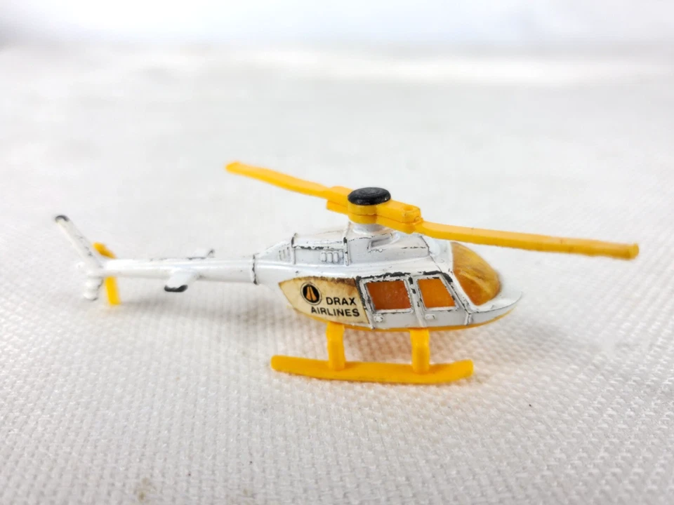 Helicóptero Corgi Drax Airlines 007 Moon Raker Hecho en Inglaterra No. 74 escala 1:64 Foto 2 de 4