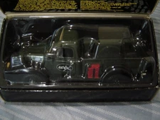 2001 ERTL Collectibles WIX Filters 1946 Dodge Power Wagon Diecast 1/25 with COA