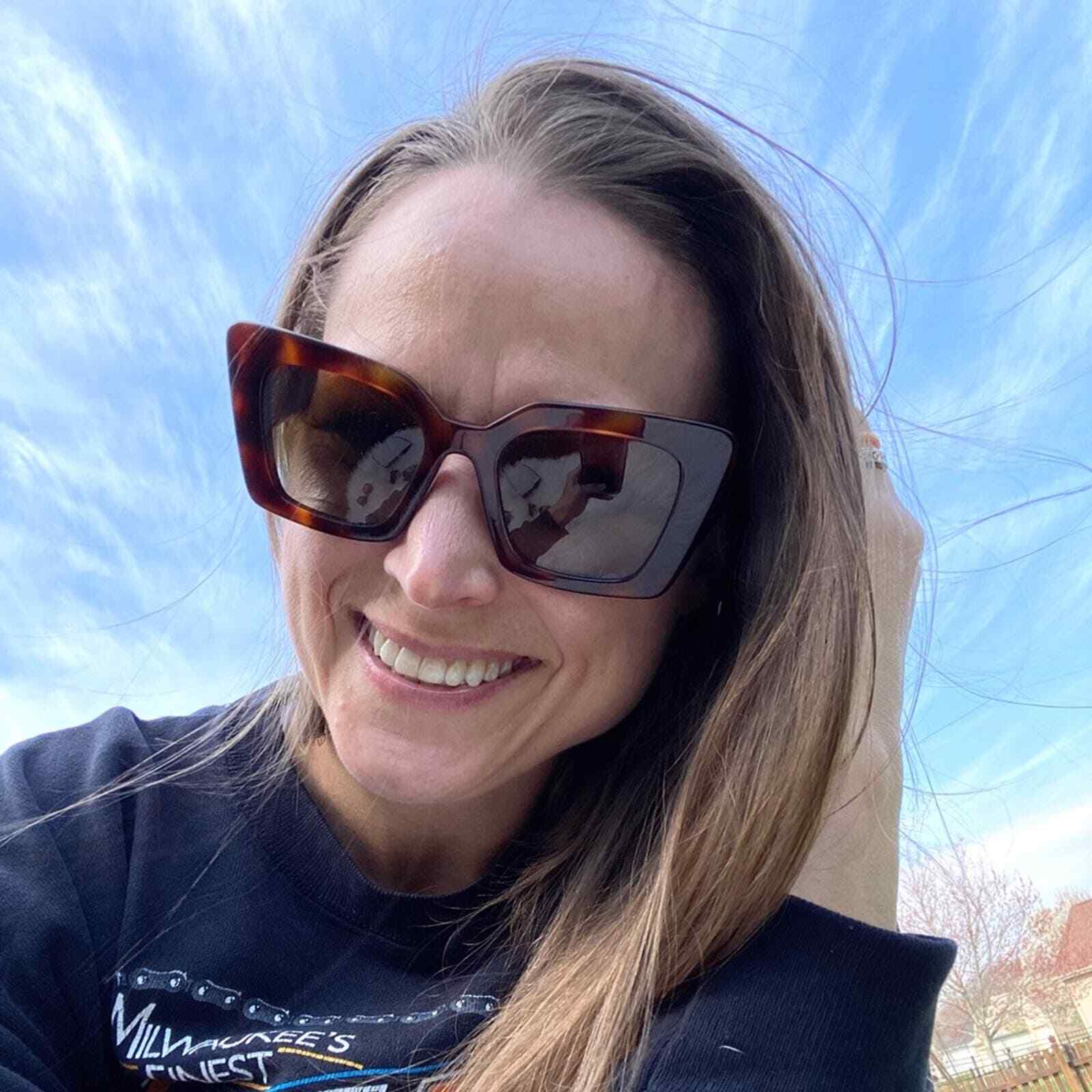 Burberry daisy cat eye sunglasses Gem