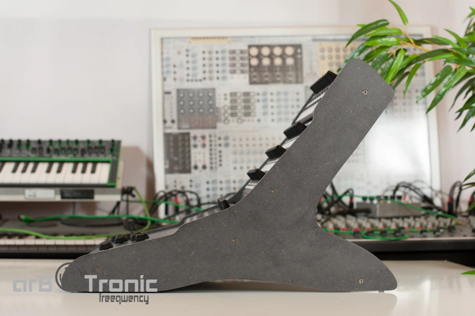 2er Behringer B Control BCR BCF BCD BCA 2000 Ständer Halter Tier Rack Stand MDF - Bild 2 von 4