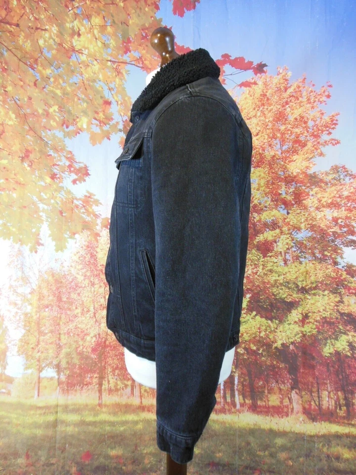 Chaqueta vaquera Mango MNG hombre negra. Reino Unido Hombre Talla Mediana (Talla Pequeña) Foto 3 de 4