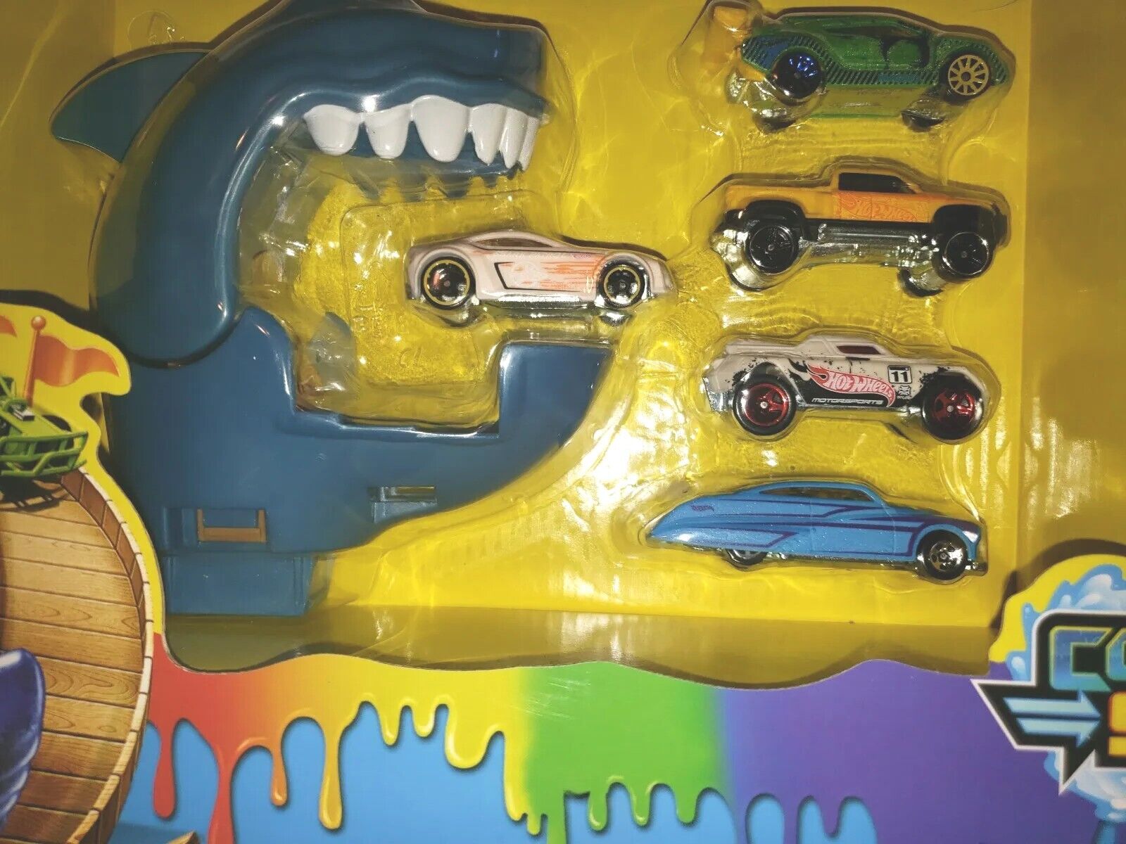 Hot Wheels Toy Car Track Set, Color Shifters Sharkport Showdown with 1  Color Shifters 1:64 Scale Car