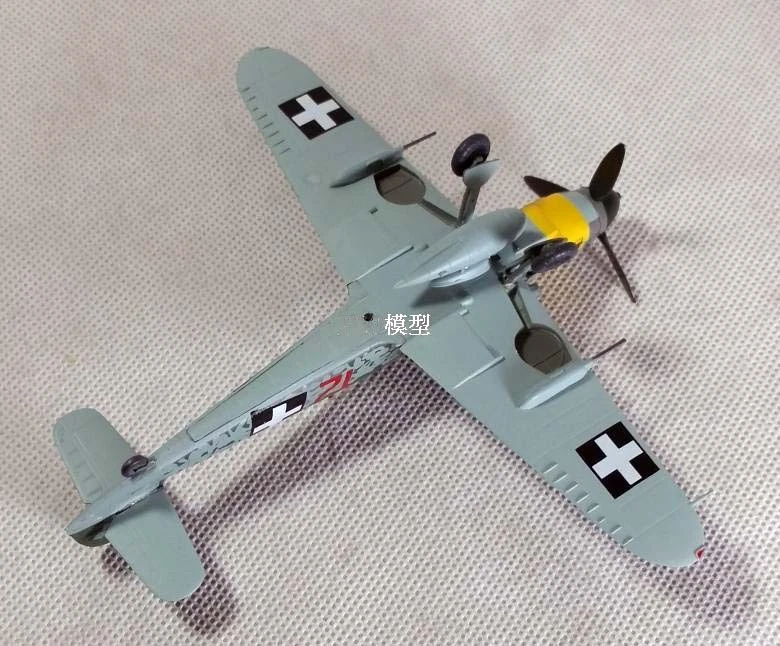 WWII German BF109 G-10 Hungarian 1945 aircraft 1/72 no diecast plane Easy model - Image 3 of 4