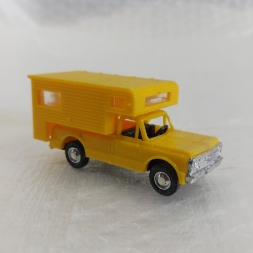Vintage Lindberg Mini-Lindy Chevy Pickup Truck Camper No. 22 1:64 HO Scale