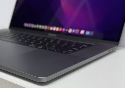 Apple MacBook Pro 16