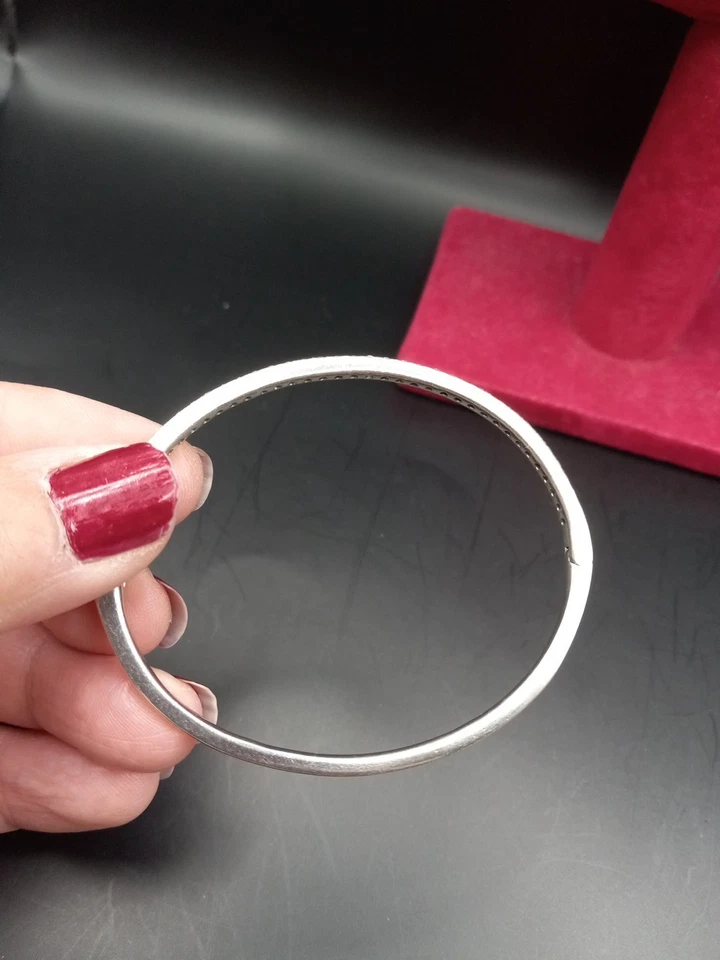 925 Sterling Silver Hinged Oval Bangle Bracelet W/Cubic Zirconias - Image 4 of 4