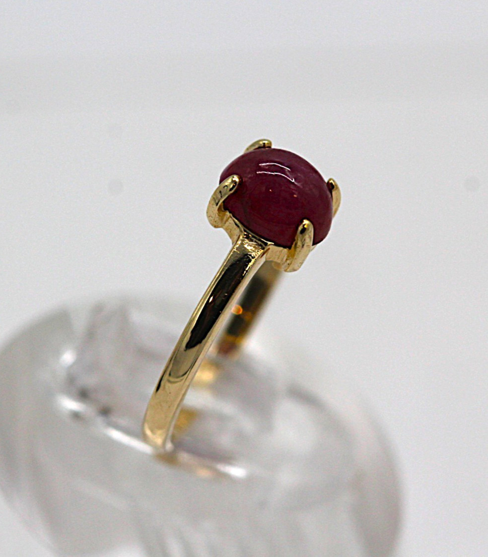 14k Yellow Cabochon Ruby Solitaire Ring size 5.75 - image 3