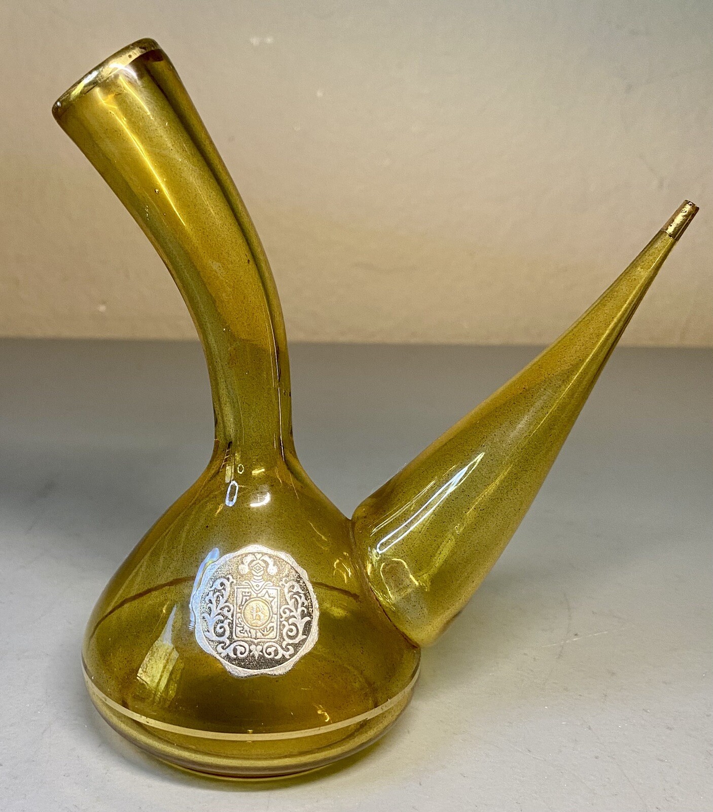 Vintage Wine Aerator Decanter Vessel Pourer Yellow Glass Gold Trim England 6” eBay