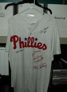 Bobby Shantz Autographed Phillies Tee Shirt w/COA  Plus 6 Phillies Alumni
