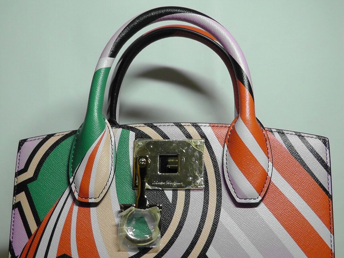 SALVATORE FERRAGAMO The Studio Box SUNRISE Gancio Print SALVATORE FERRAGAMO The Studio Box SUNRISE Gancio Print