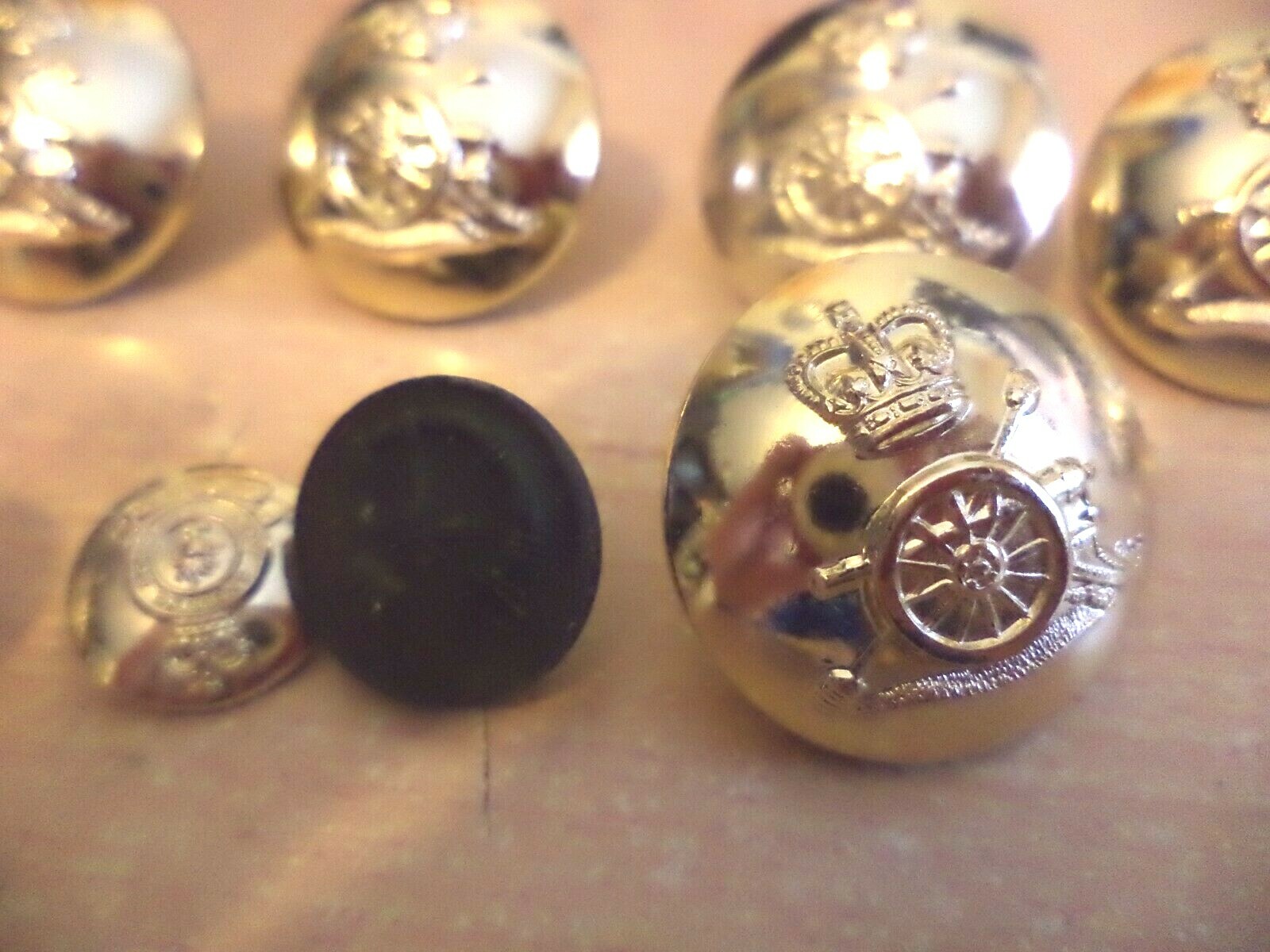 9 OLD VINTAGE BRASS ROYAL ARTILLERY GAUNT MILITARY UNIFORM BUTTONS eBay