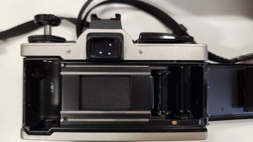 Olympus OM-4T Titanium Champagne 35mm SLR Camera Body with Box - near mint - Picture 13 of 14