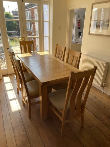 Extendable Oak Dining Table and 6 Chairs