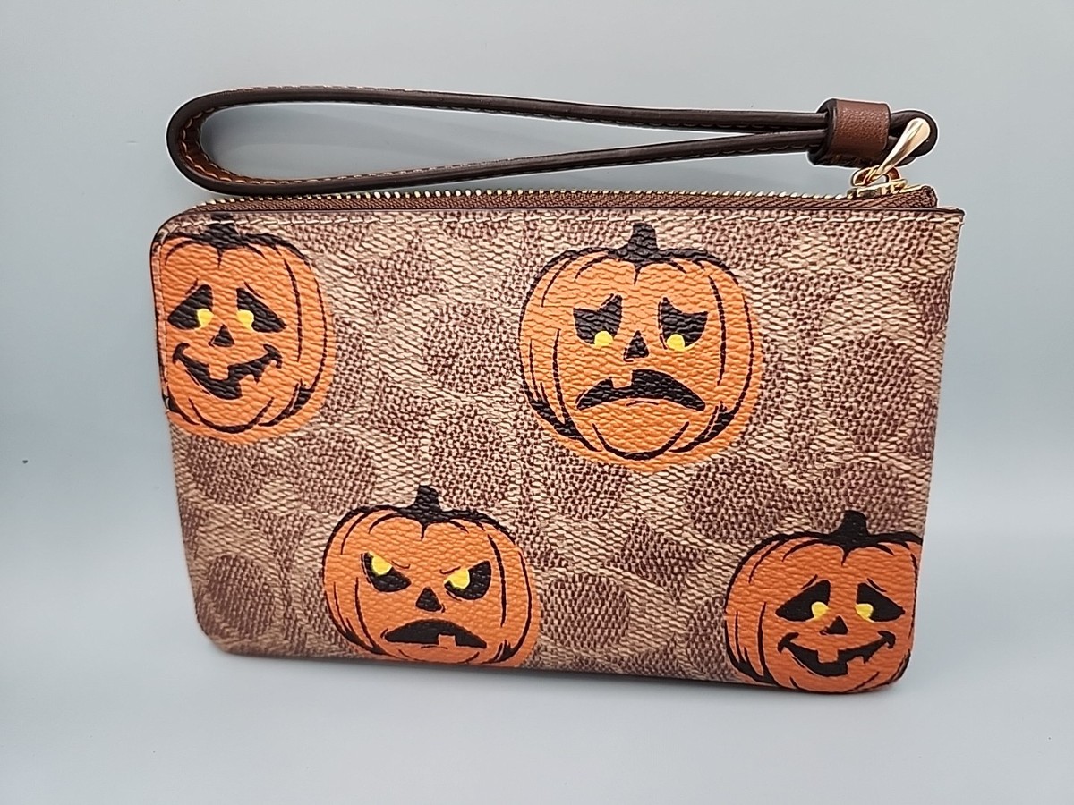 NEW COACH 2025 Halloween Corner Zip Wristlet CCL20 Gold/Tan