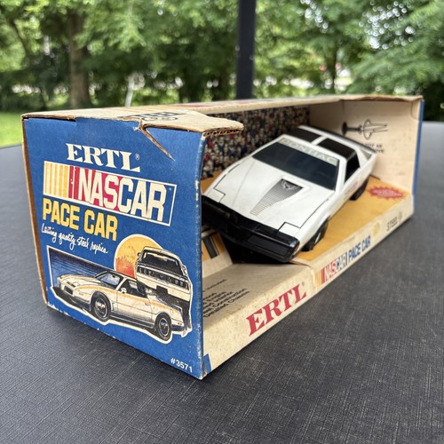 Vintage ERTL 1/ 16 Diecast NASCAR Trans-Am Pace Car 25th Anniversary Daytona 500 - Picture 13 of 19
