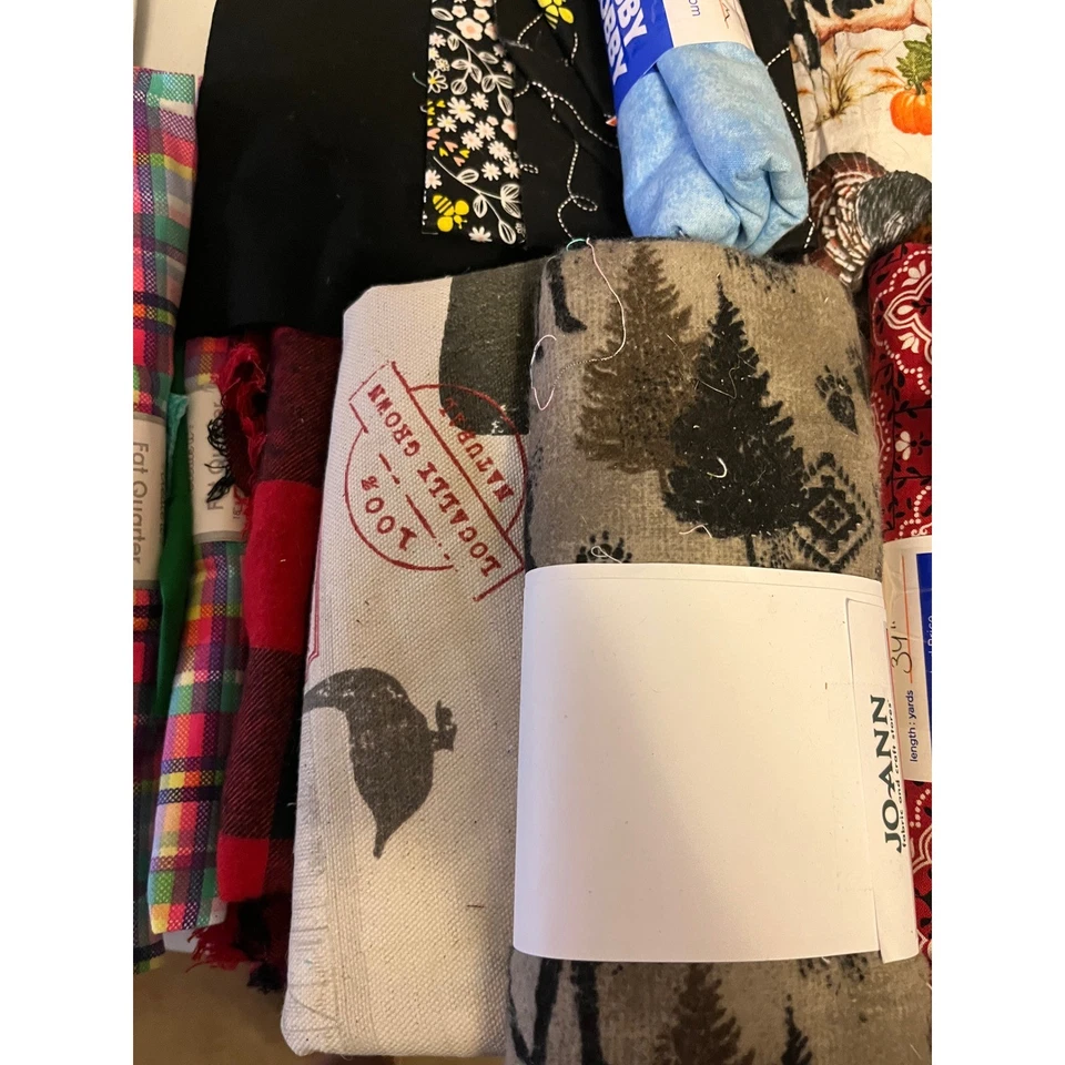 Fabric Lot Remnants Scraps Quarters Cotton Blend Quilting Sewing Crafts Mixed - Image 3 of 4