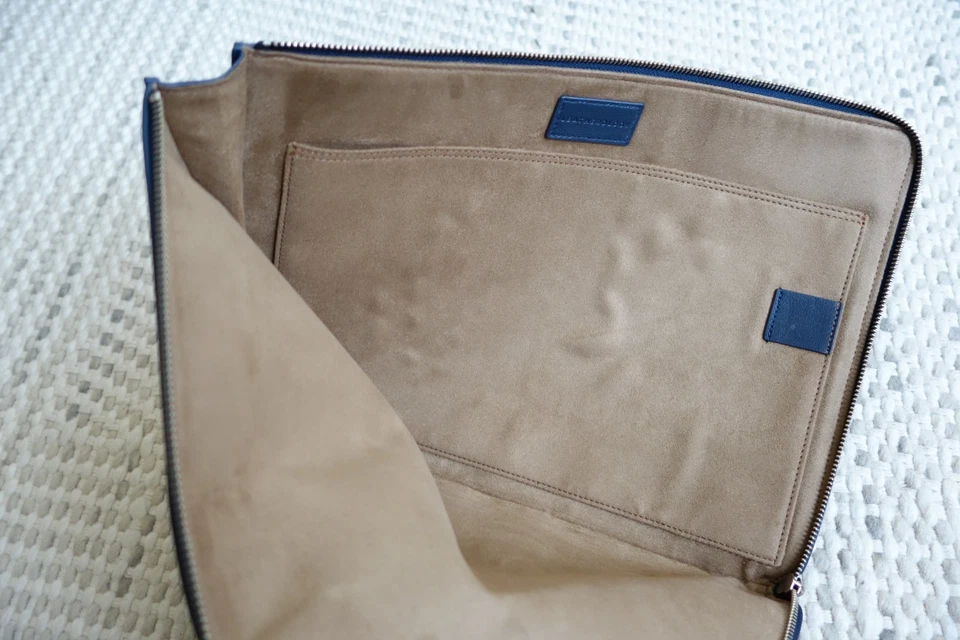 Leatherology Navy Blue Leather Gusseted Document and Laptop iPad Tablet Holder - Image 4 of 4