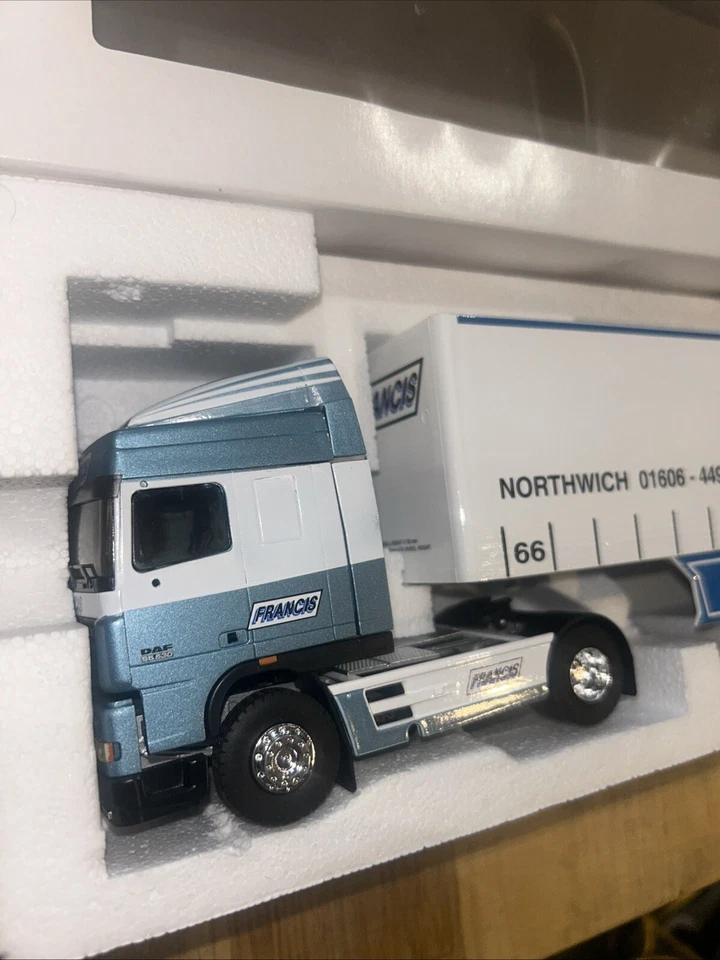 Corgi 1/43 Scale 111682 - DAF XF95 Space Cab Curtainsider (Francis Northwich) - Image 2 of 4