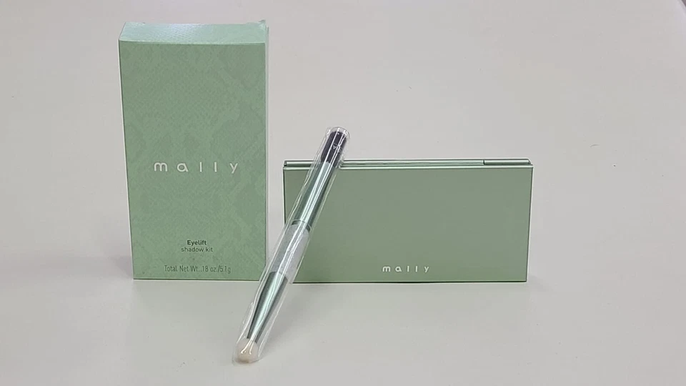 Mally Eyelift Taupe Eye Shadow Palette Kit 0.18 oz - Image 3 of 4