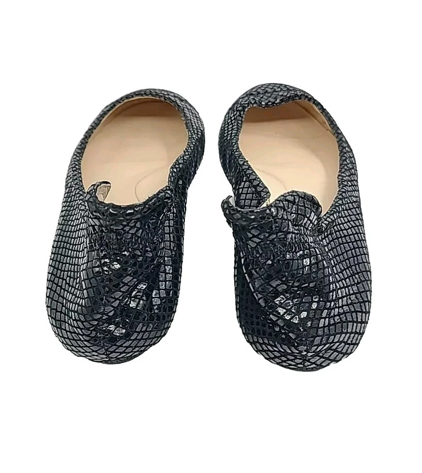 Calvin Klein Priya Womens Ballet Flats Black Shiny Embossed Detail Size 6 M - Image 4 of 4