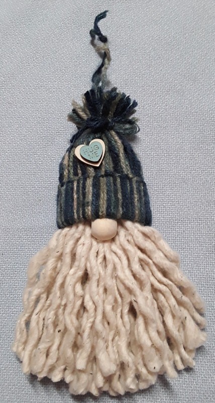 New Handmade Yarn / Cotton Gnome Ornament Christmas / Valentine's Day Heart