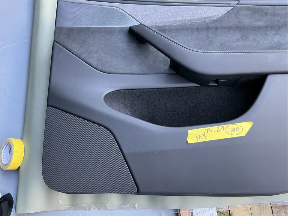Panel de puerta delantera derecha Tesla modelo Y 2025-2030 moldura tela negra derecha OEM Foto 4 de 4