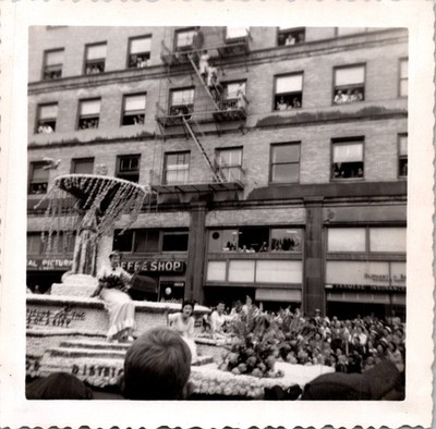 1951 Rose Festival Parade Float Vintage Snapshot Photo Portland Oregon