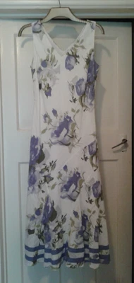 Blue and green floral patterned sleeveless linen dress V-neck and V-back lined - Image 1 of 4