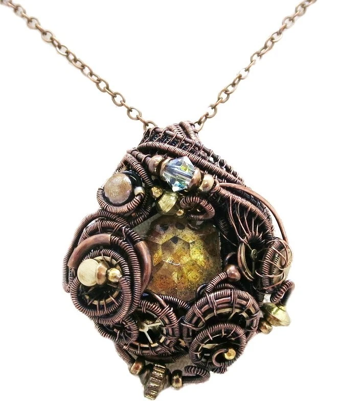 Colgante Steampunk Prisma en Bronce y Latón con Cristal de Swarovski Foto 2 de 4
