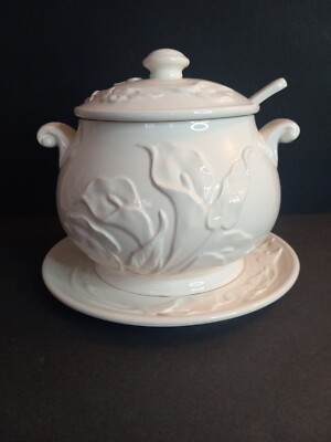 Vintage 4pc White Ceramic Cala Lily Soup Tureen, Serving Plate & Ladle Japan